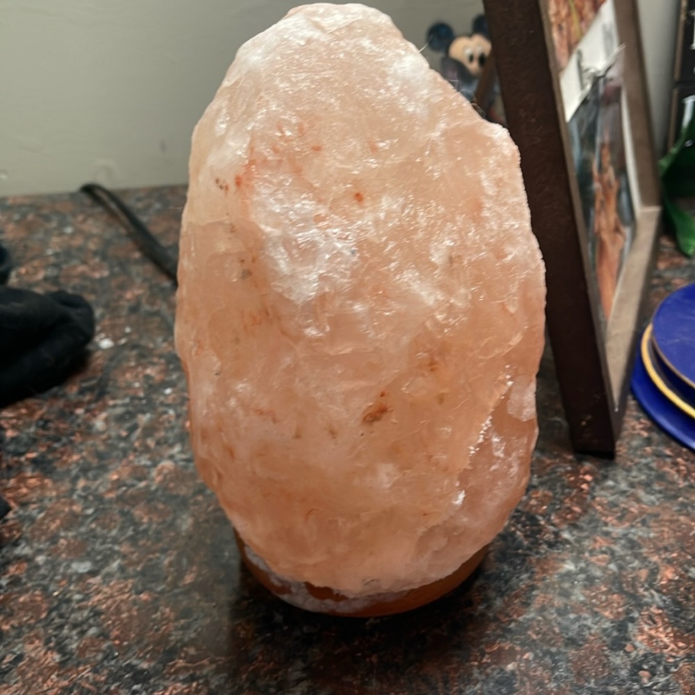 Himalayan salt lamp